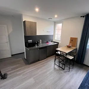Nassau1 F2 Nassau Apartment